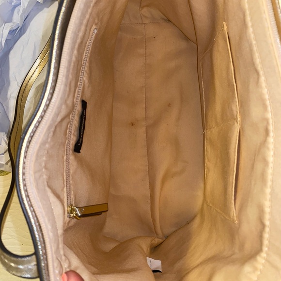 Liz Claiborne Zippered Handbag - Picture 5 of 7